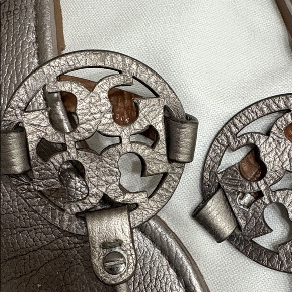 Tory Burch Metallic Silver Thong Sandals - Picture 4 of 5